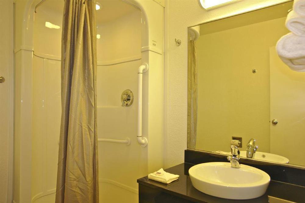 Rodeway Inn Tillmans Corner Quarto foto
